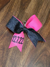 Load image into Gallery viewer, MINI Bow Key-chain with Half Glitter and 1 Name